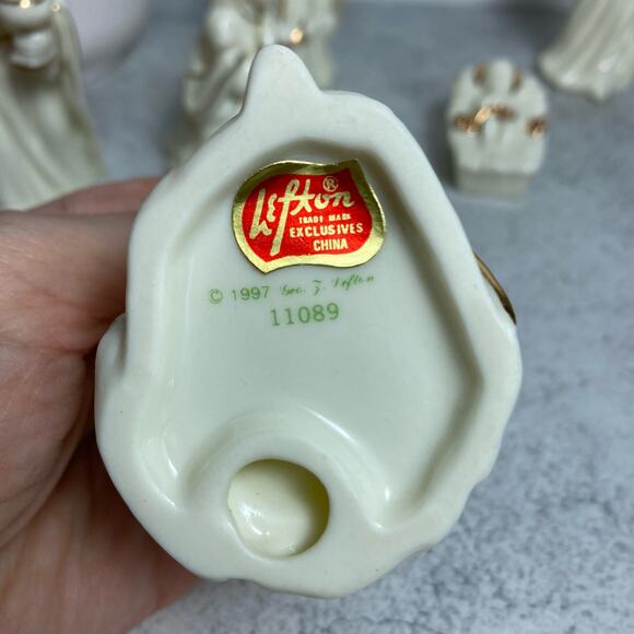 Vintage LEFTON China Nativity Scene Figurines Christmas Decor Gold - Picture 2 of 10